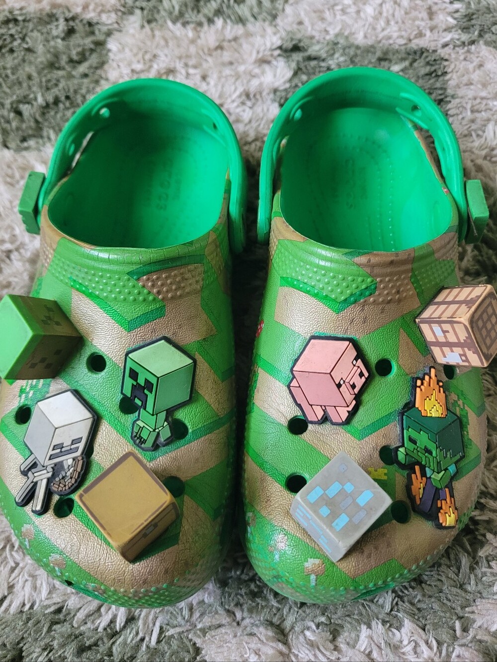 Kids Mineceaft Crocs With Charms